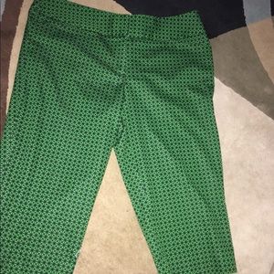 Cute Worthington Capri pants💚